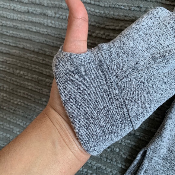 THE CHILDRES PLACE sweater thumb holes - Picture 6 of 11